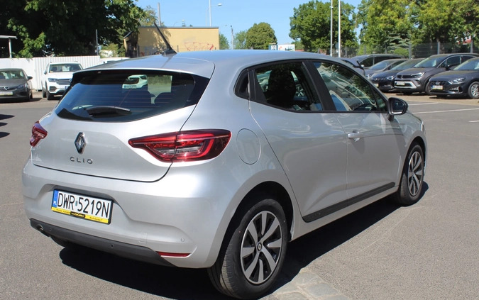 Renault Clio cena 65900 przebieg: 11832, rok produkcji 2022 z Wrocław małe 379